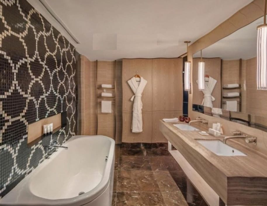 Panorama Suite living area at Solaris Palace